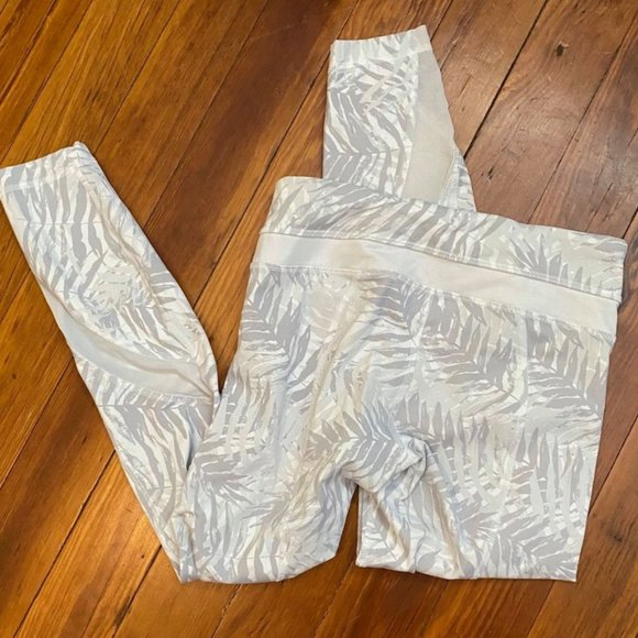 LULULEMON inspire tight II size 4 - Picture 5 of 6